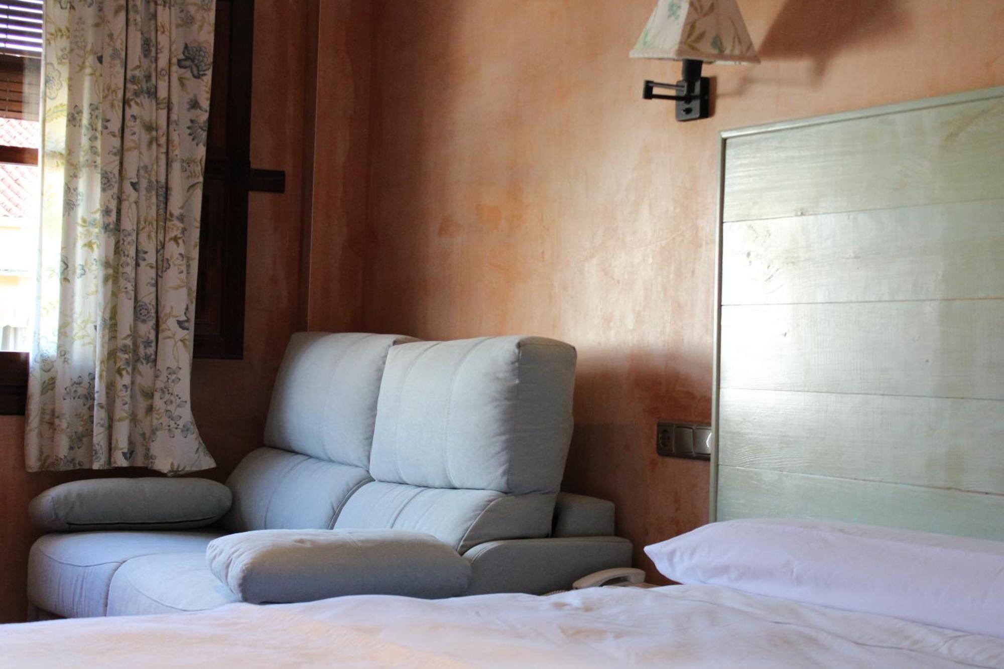 Hotel Rural Carlos I Garganta la Olla Exteriör bild