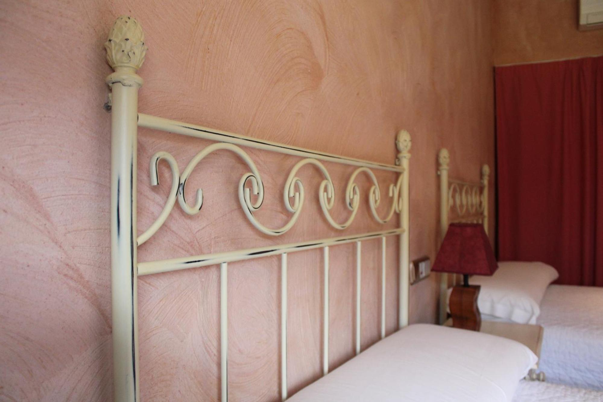 Hotel Rural Carlos I Garganta la Olla Exteriör bild