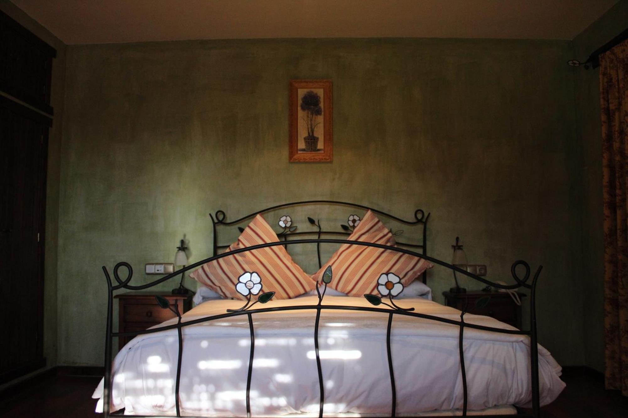Hotel Rural Carlos I Garganta la Olla Exteriör bild