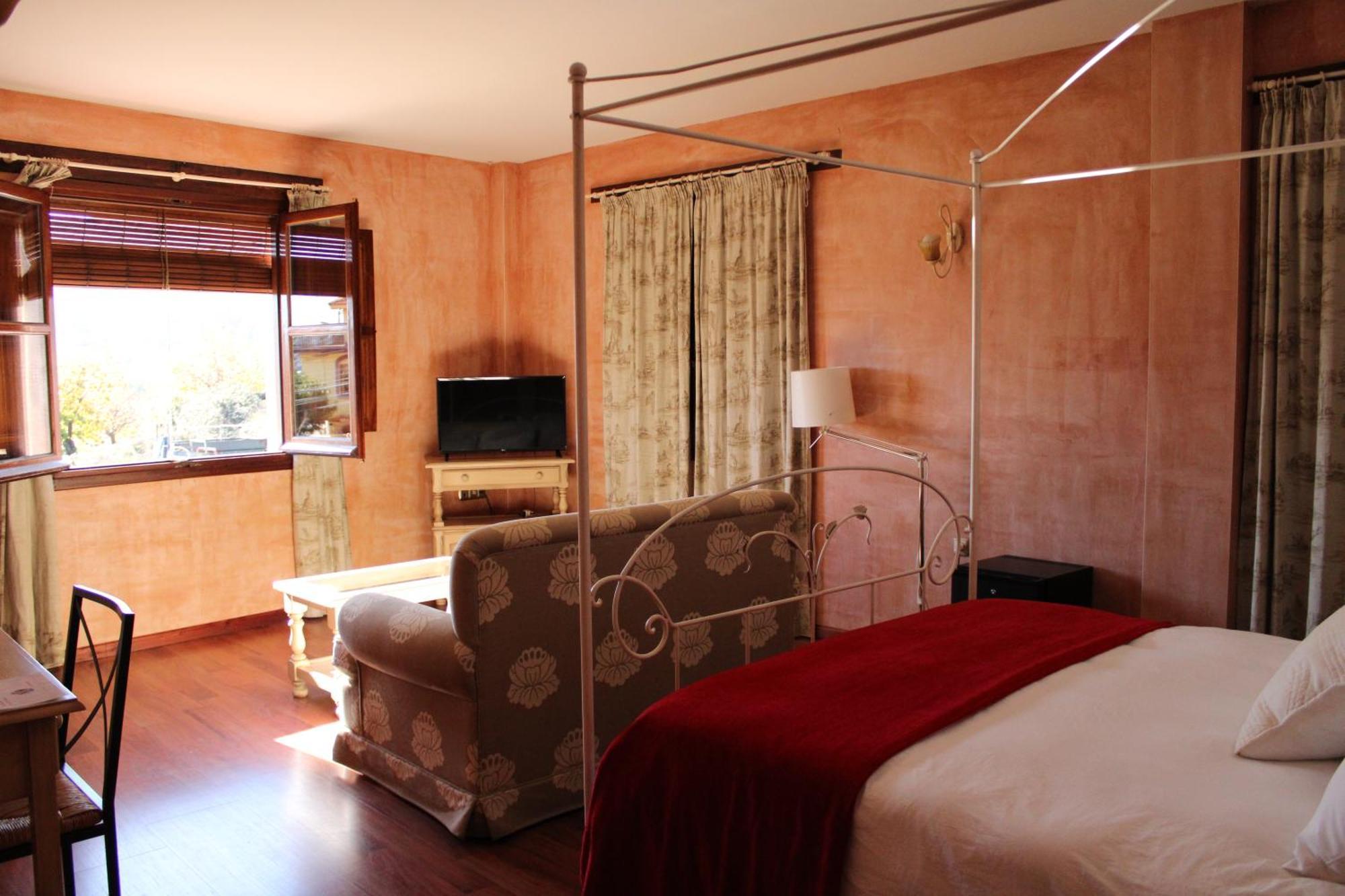 Hotel Rural Carlos I Garganta la Olla Exteriör bild