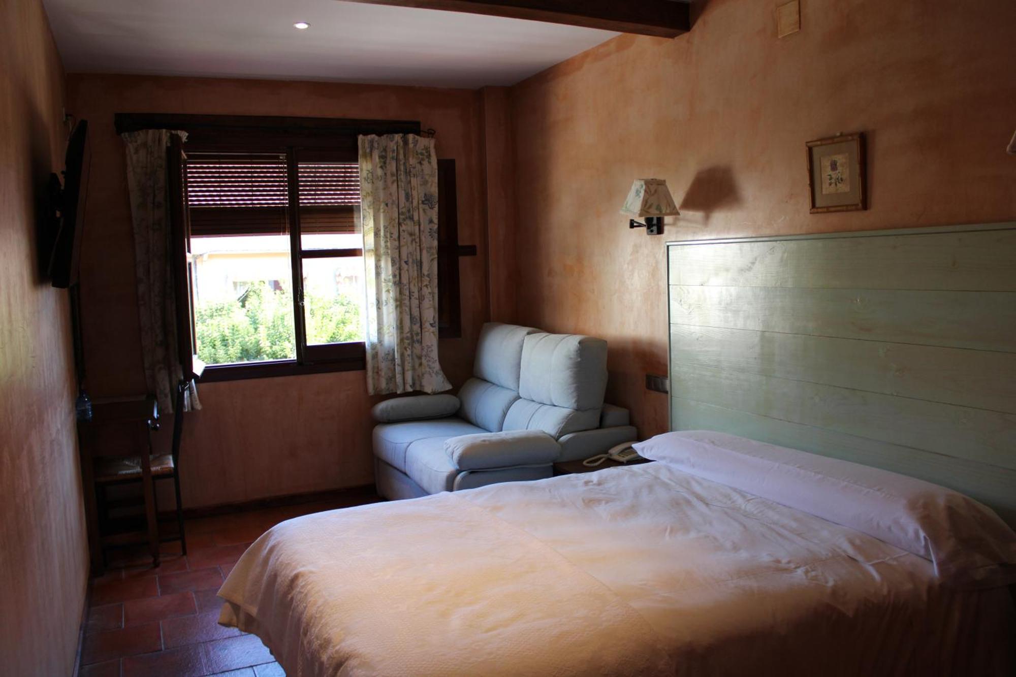 Hotel Rural Carlos I Garganta la Olla Exteriör bild