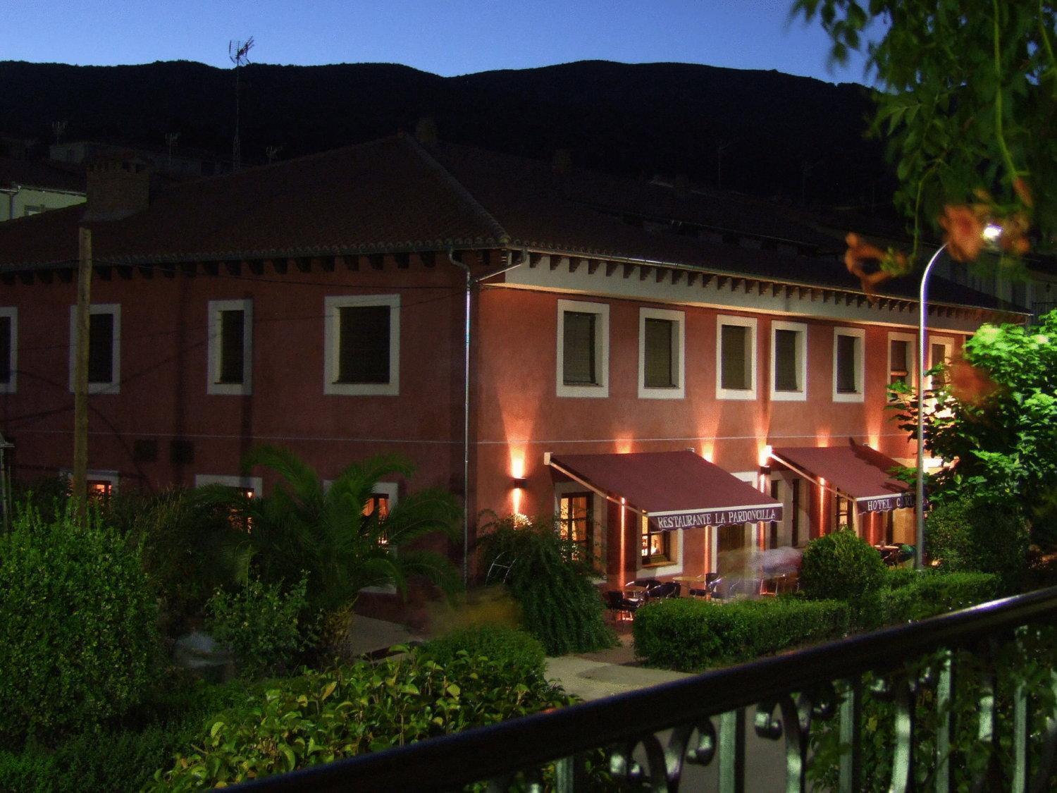Hotel Rural Carlos I Garganta la Olla Exteriör bild