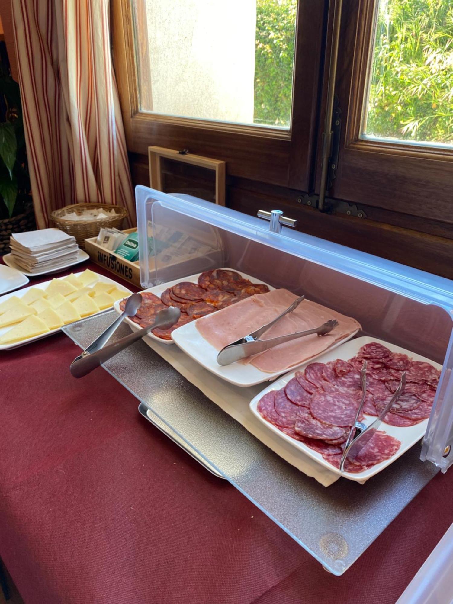 Hotel Rural Carlos I Garganta la Olla Exteriör bild