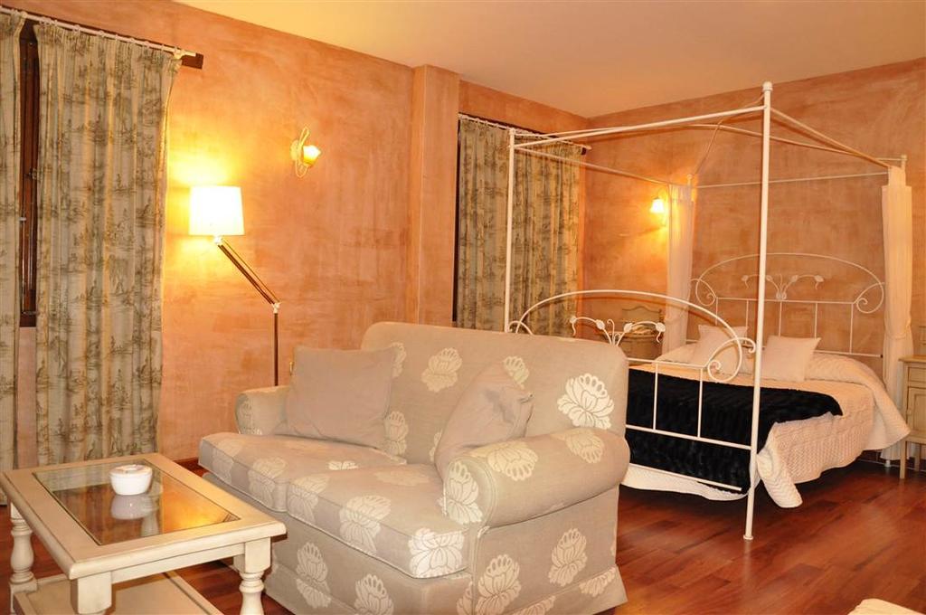Hotel Rural Carlos I Garganta la Olla Exteriör bild