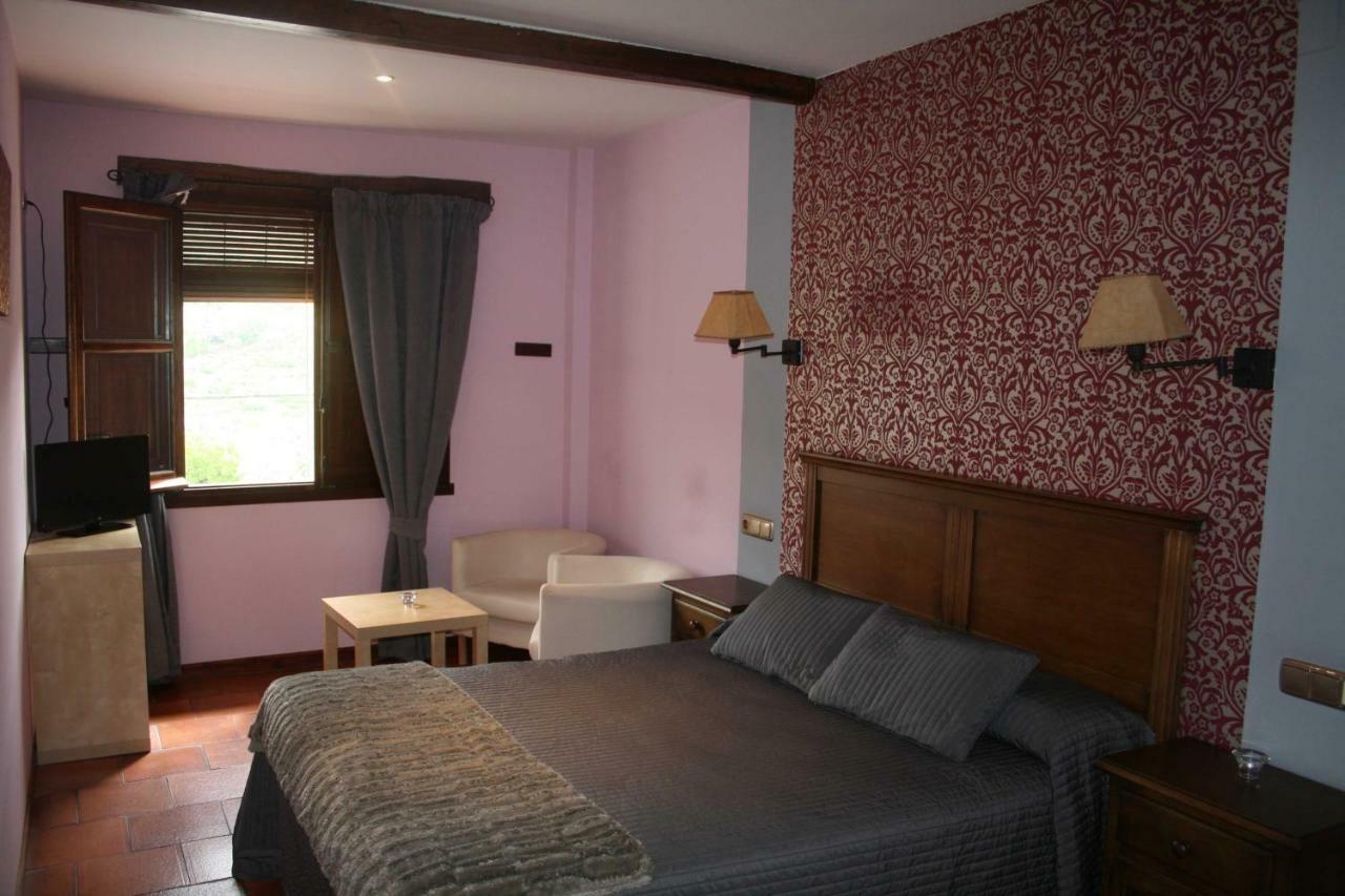 Hotel Rural Carlos I Garganta la Olla Exteriör bild